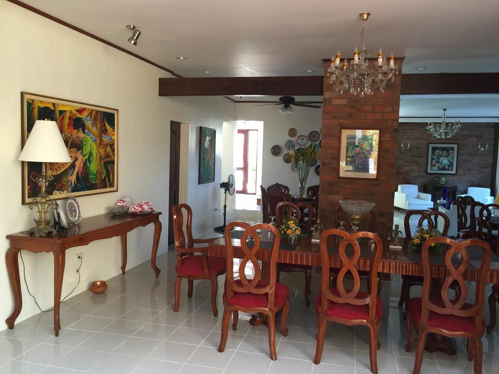 مبيت وإفطار ليغاسبي Casa Roces المظهر الخارجي الصورة